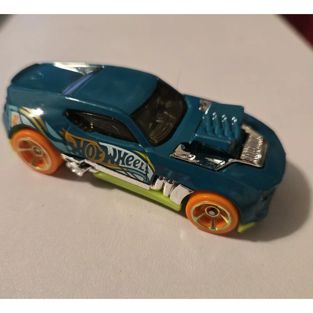 Twinduction Hot Wheels 2010 Action Series Turquoise MC5 Rims 1:64 Loose